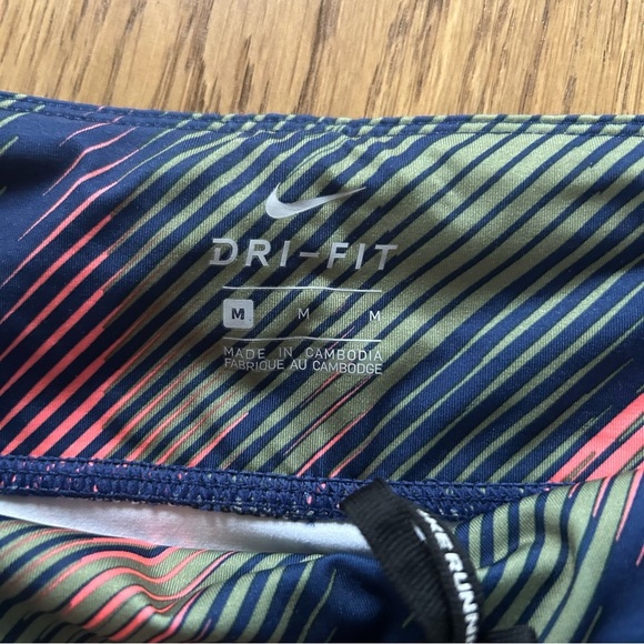 Nike Multicolor Patterned Leggings - Picture 3 of 4